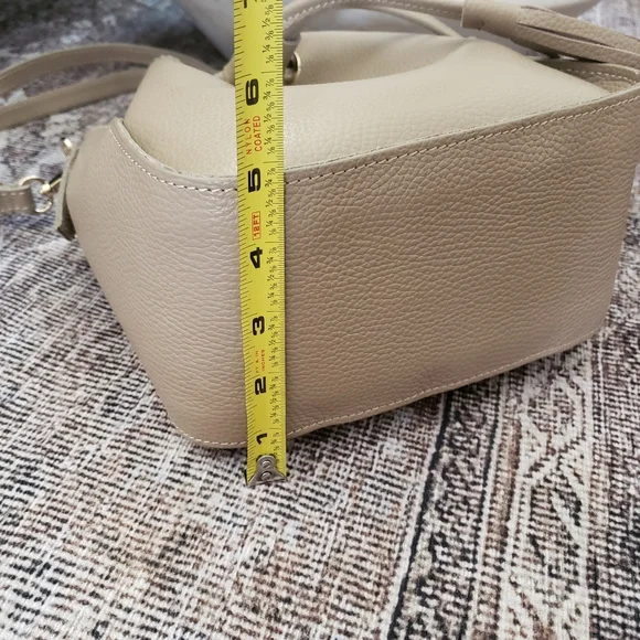 🇮🇹Cheval Firenze Taupe Tassel Bucket Bag Leather Made In Italy🇮🇹 - Picture 5 of 9